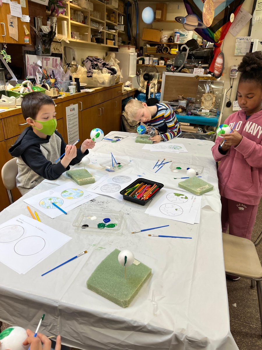 CFStweets's tweet image. Second-grade students are learning about the phases of the moon! They are seen here creating models of the moon and earth. 
#CFSscience #CFSgrams #CFSsecondgrade #projectbasedlearning #quakereducation #PreKto8 #Elementaryeducation #Education