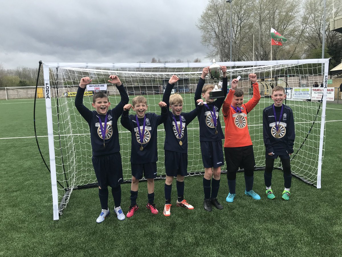 Ron Bishop Trophy winners - county 5 a-side champions! Well done boys 👏⚽️🏆<a href="/y6hvcs/">@Y6HVCS</a>
