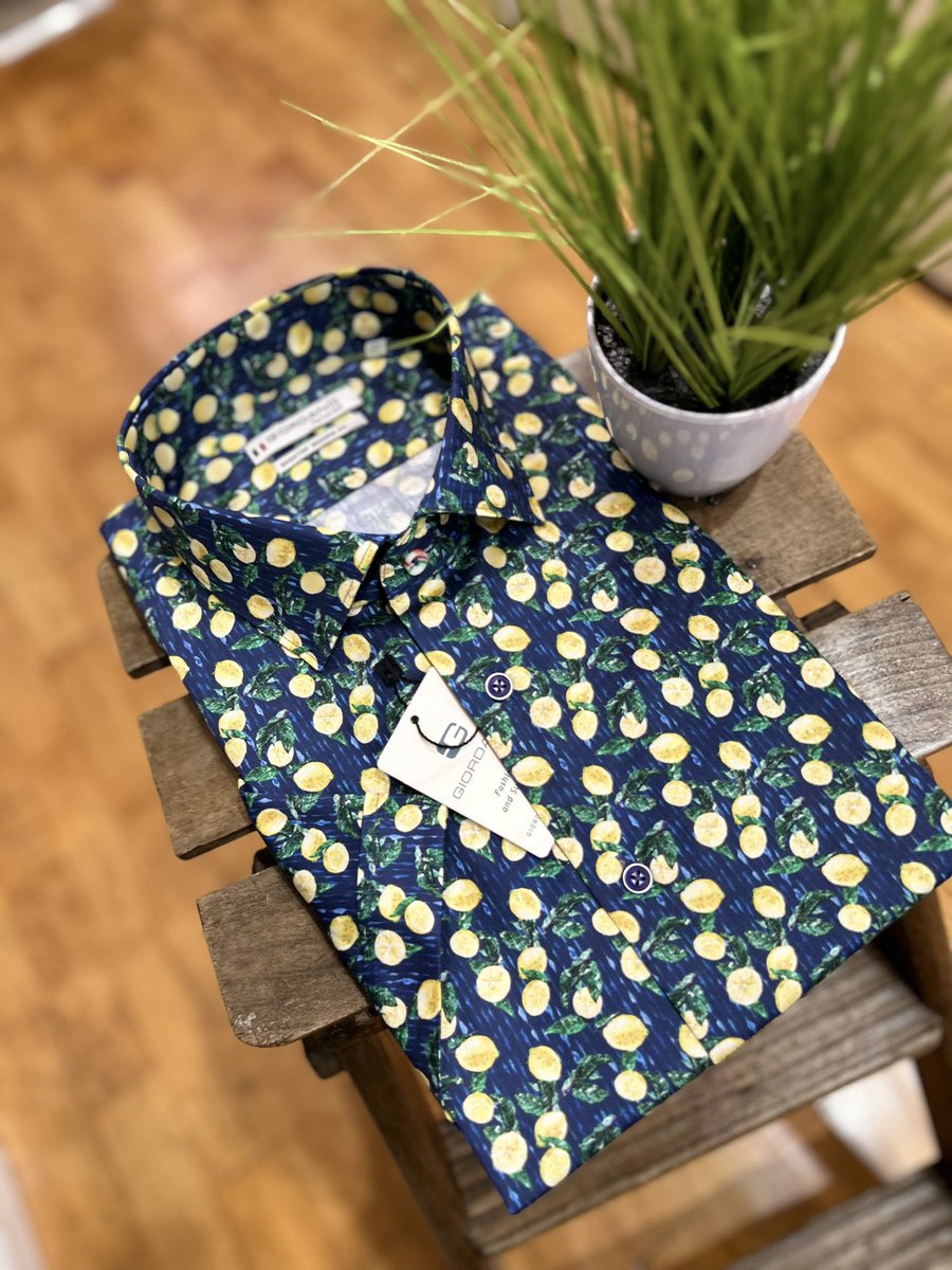 Lemon print is trending this season. Check out this summer shirt from giordano.  #summer #shirts #dunlaoghaire #dunlaoghairetown