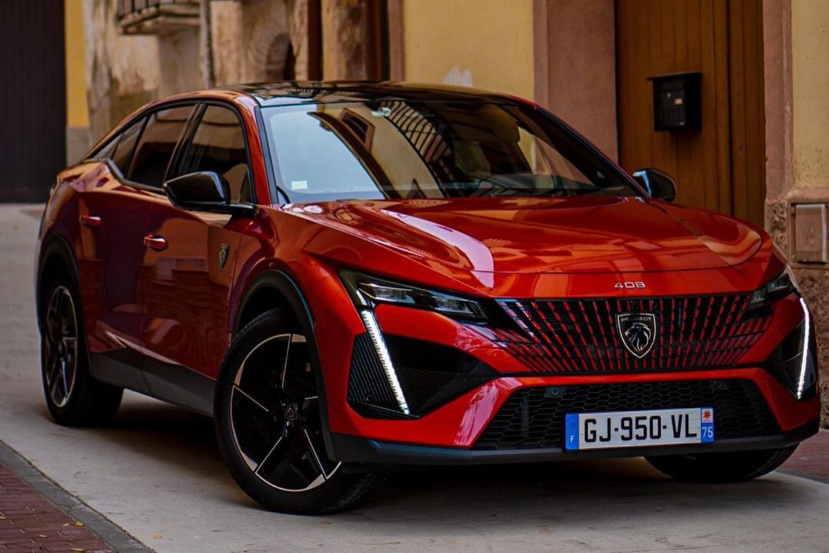 Peugeot France tweet media