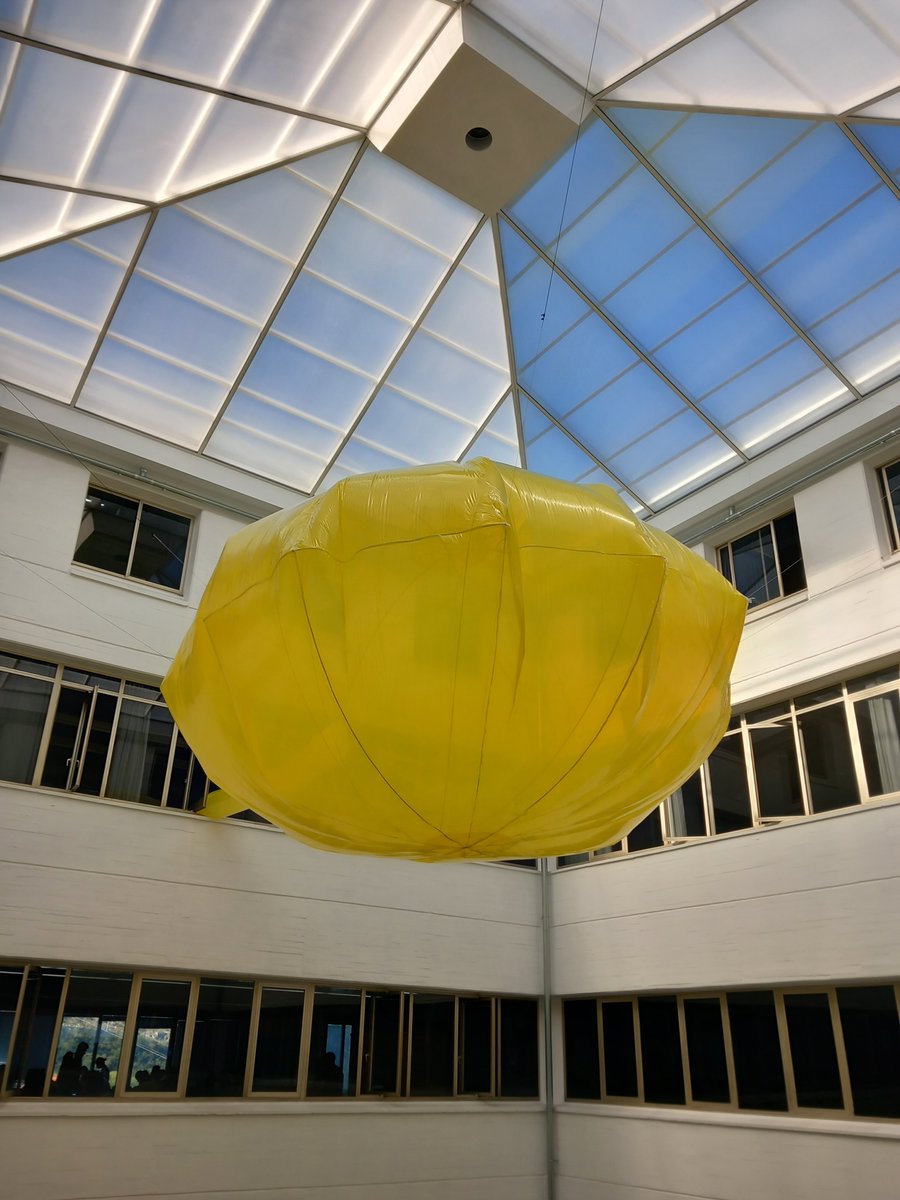 NuriaP9's tweet photo. Bicho amarillo se apareció en a @fetsac ...
Creo que a #pradapoole le gustaría verlo flotando dentro de la #etsac
#architecture #inflatable #arquitectura #efimera #hinchable #arquitectasquehacencosasraras #bicho #arquitecturaorganica #coruna #acoruna @sisosb46 https://t.co/TgIi5VFY1L