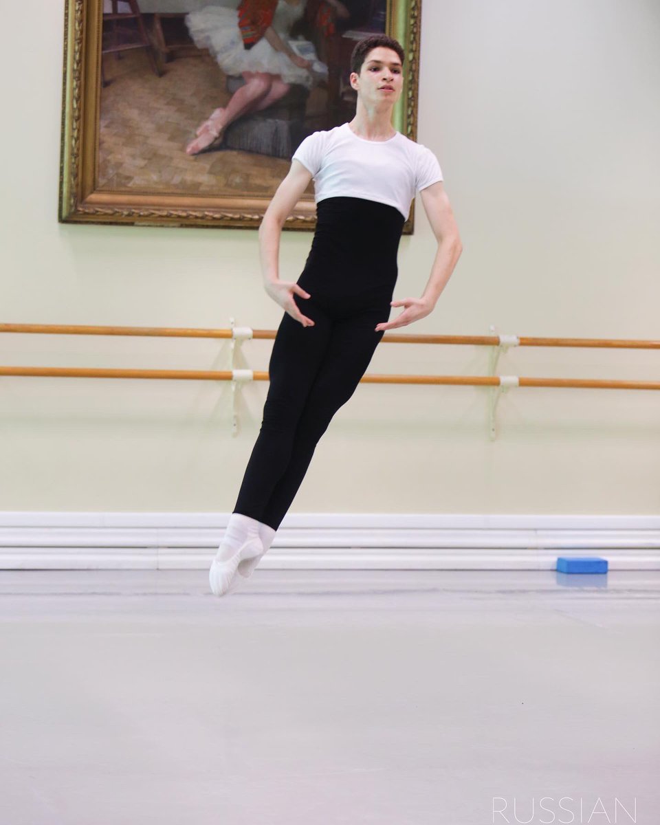 BalletCamp's tweet image. Conducting men's classes is to focus on athletic jumps and turns, on becoming stronger, more powerful and more self-confident.

We invite boys aged 10 to 18 to join our summer intensive courses in Alicante (July 2-23), St. Petersburg (July 2-23), Burgas (July 30-August 20).