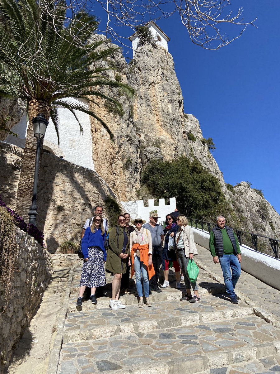 costablancaorg's tweet photo. Recibimos a un grupo de periodistas austriacos y eslovenos con motivo del vuelo inaugural de la nueva ruta Klagenfurt-Alicante de @Ryanair 
#NPCB23 
@GVAturisme @Alicante_City https://t.co/FOH0I556YO