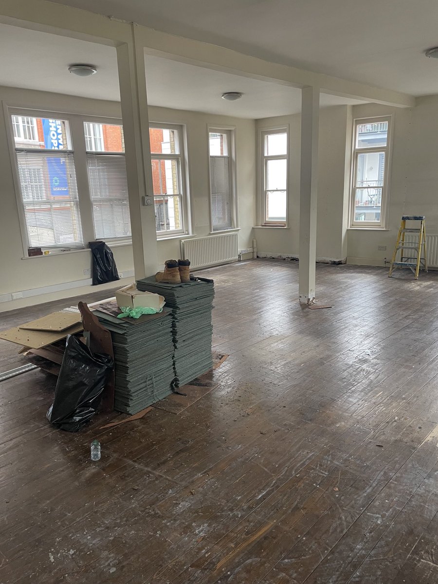 _bsw74's tweet photo. Work starting on the next floor of the ⁦@_newdesigngroup⁩ showroom ! https://t.co/v1DO63fHvO