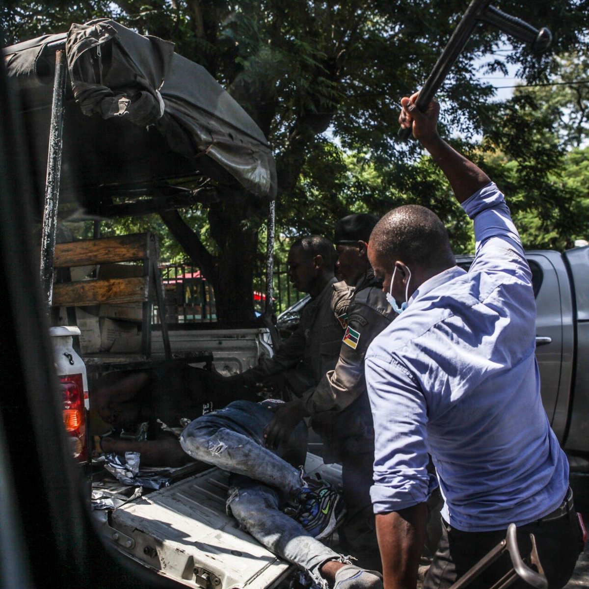 Mozambican Defence Forces are a unit of political repression that violates human rights at the behest of the Government of <a href="/filipe_nyusi/">Eng. Filipe Nyusi</a>  #ONUMoz #Mozambique  #RighToProtest  <a href="/antonioguterres/">António Guterres</a>  <a href="/UN/">United Nations</a> <a href="/UNHumanRights/">UN Human Rights</a> 
<a href="/AJEnglish/">Al Jazeera English</a> <a href="/AljazeeraAfrika/">Aljazeera Africa</a> <a href="/BBCWorld/">BBC News (World)</a> <a href="/BBCAfrica/">BBC News Africa</a> <a href="/CNNAfrica/">CNN Africa</a>