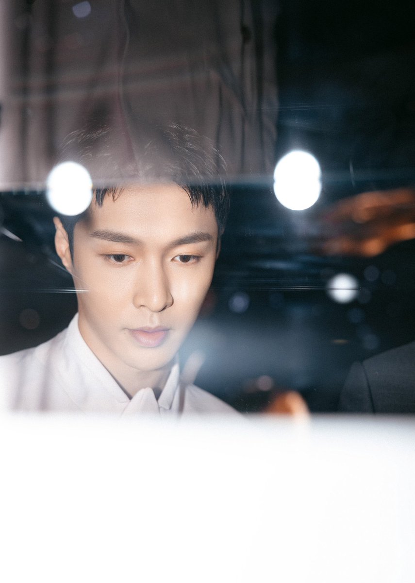 lay_studio tweet picture