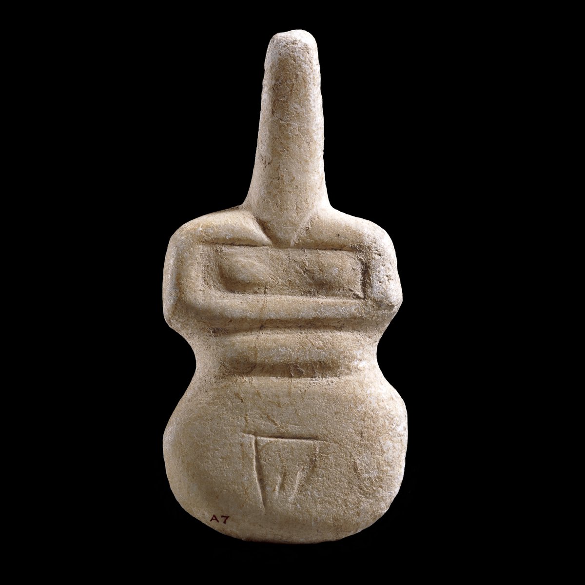 This incredible marble figure is almost 5000 years old ✨

From around 3300 –1100 BC, the people living on the Cycladic Islands of the Aegean Sea made thousands of predominantly female figures from marble ow.ly/MsjL50Npc5z