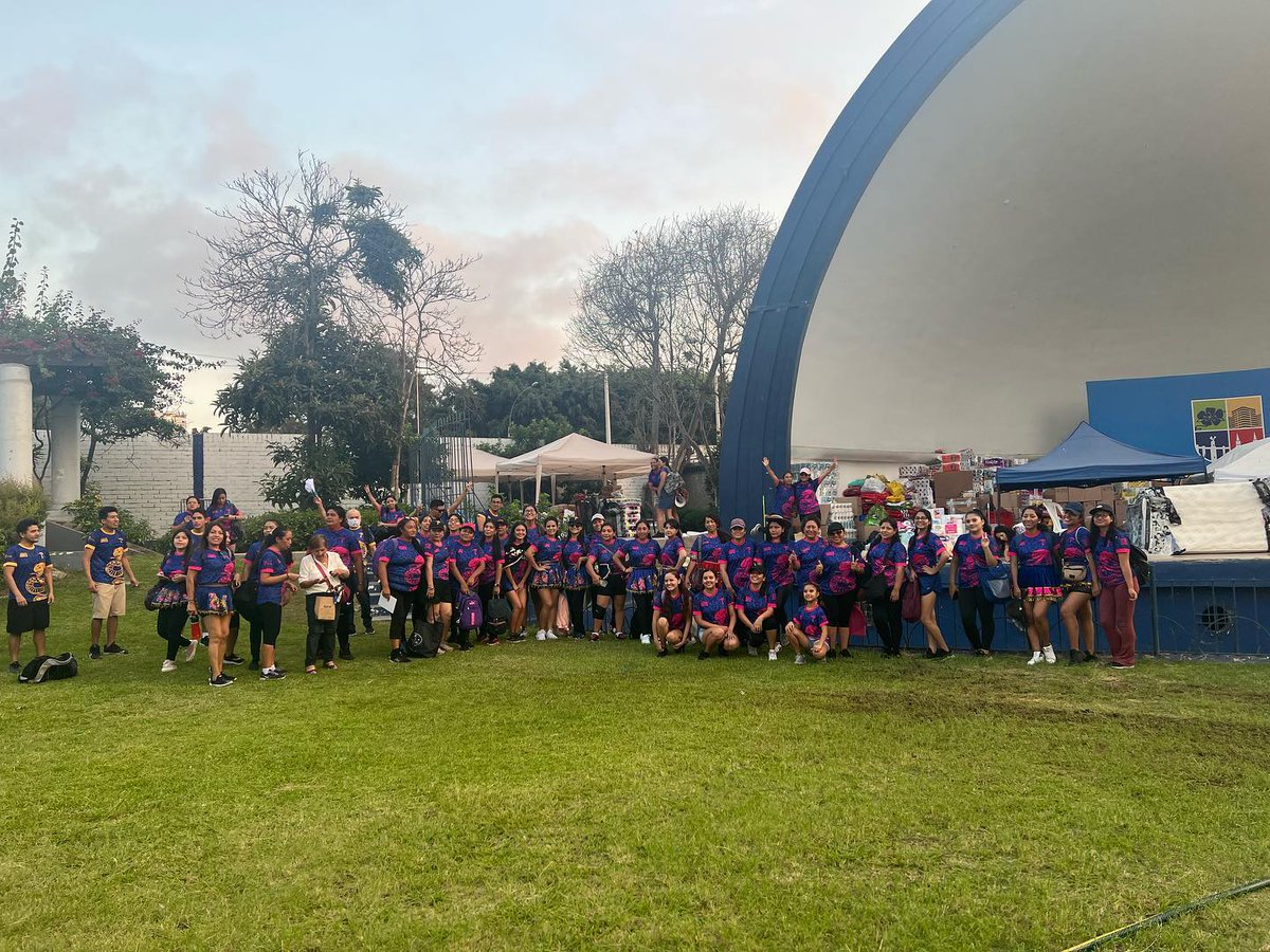 caporalesiempre's tweet photo. Este domingo tuvimos un ensayo especial. Gracias familia Caporales de Siempre Pitones, por siempre dejar el ❤️ en todo lo que hacemos! 
Terminando el ensayo pudimos entregar toda la ayuda a la ONG Juguete Pendiente 
#PitonesSolidarios
#yobailoconpitones🐍🇵🇪 https://t.co/DBWEIlnv6g