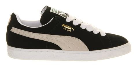 Tesla7771's tweet image. Why are the shoes Different?👀