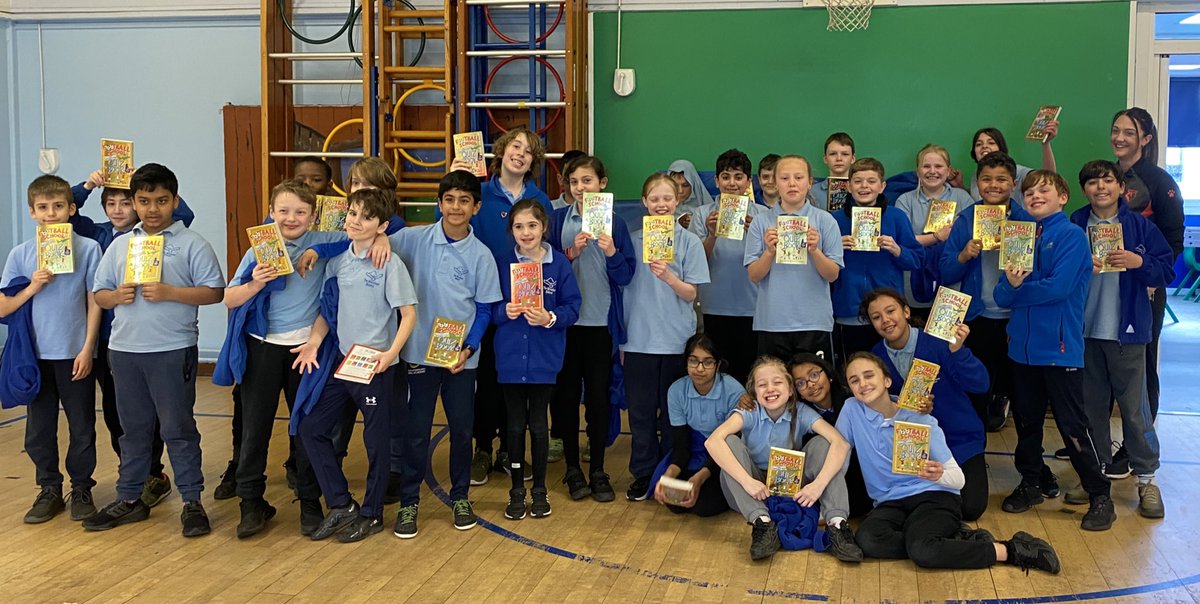 Thank you so much to coach Nicola from <a href="/WFCTrust/">Watford FC CSE Trust</a> for delivering a great selection of books for our year 6 children <a href="/WalkerBooksUK/">Walker Books</a> <a href="/PLCommunities/">Premier League Communities</a> #PLPrimaryStars <a href="/Literacy_Trust/">National Literacy Trust</a> <a href="/MrSwaile/">danielswaile</a> @WroxhamSchool Thank you 😊😊📚📚