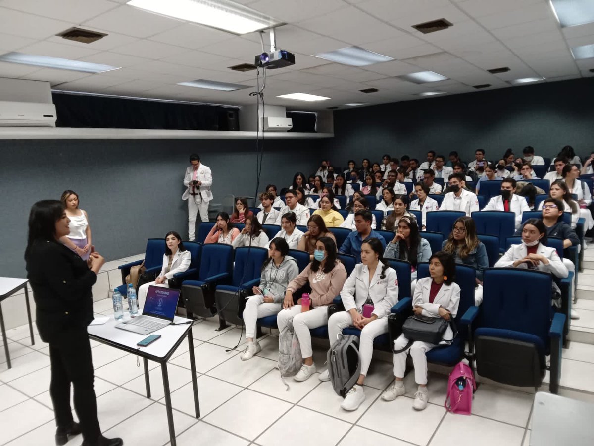 DMSPDGO's tweet image. #Seguras llega a la Facultad de Medicina y Nutrición con plática de concientización sobre la prevención de la violencia impartida por el equipo multidisciplinario que conforman el Centro de Prevención y Atención a la Mujer. #DMSP #CEPAM 💜