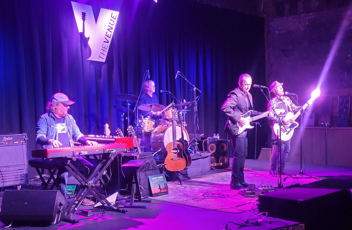 PH9700's tweet photo. A Bluesman Came to Town on Sunday night! Another great rockin' show with @tommycastroband at The Venue in Aurora. https://t.co/Oo4YxG2ZsE