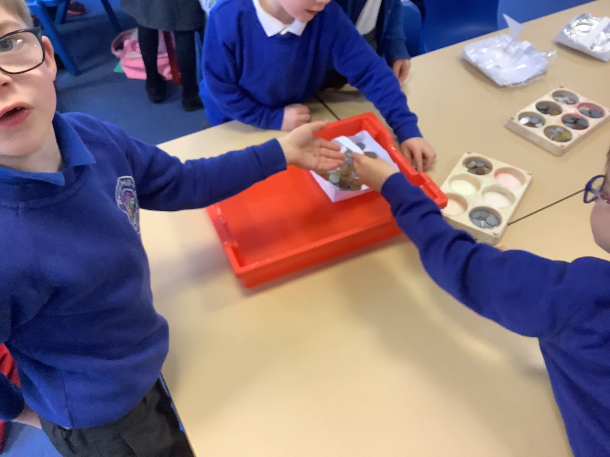 BHPSMansfield's tweet photo. Year 2 JM/NK tested out their boats with different materials this afternoon. Which material do you think was stronger paper, foil or plastic? #2JM/NK #science #materials https://t.co/QDKc7Ea6Uy