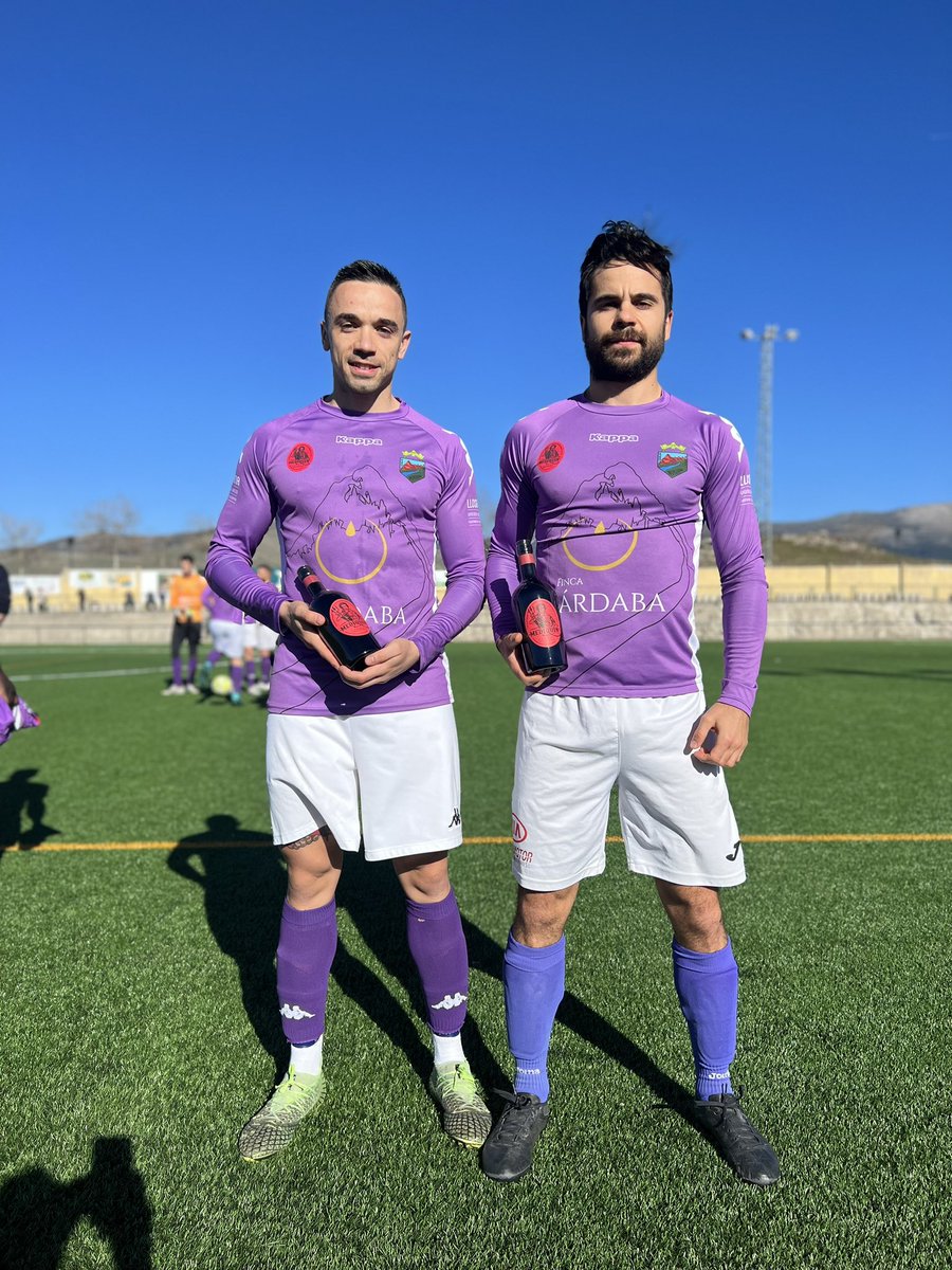 fincacardaba's tweet photo. Vermut El Jardín del MEDIQUÍN patrocinador oficial del #TheManOfTheMatch (jugador de la jornada) del @CDMonteresma ¿a que mola? 😉😈🍷🚀 

Si el #RedBull te da alas, #ElJardínDelMEDIQUÍN ni te cuento 🍷🚀🍷🚀🍷🚀

Ahora que ya lo sabes #AtréveteAPecar #Vermut #ElJardínDelMEDIQUÍN https://t.co/32HDZsfAju