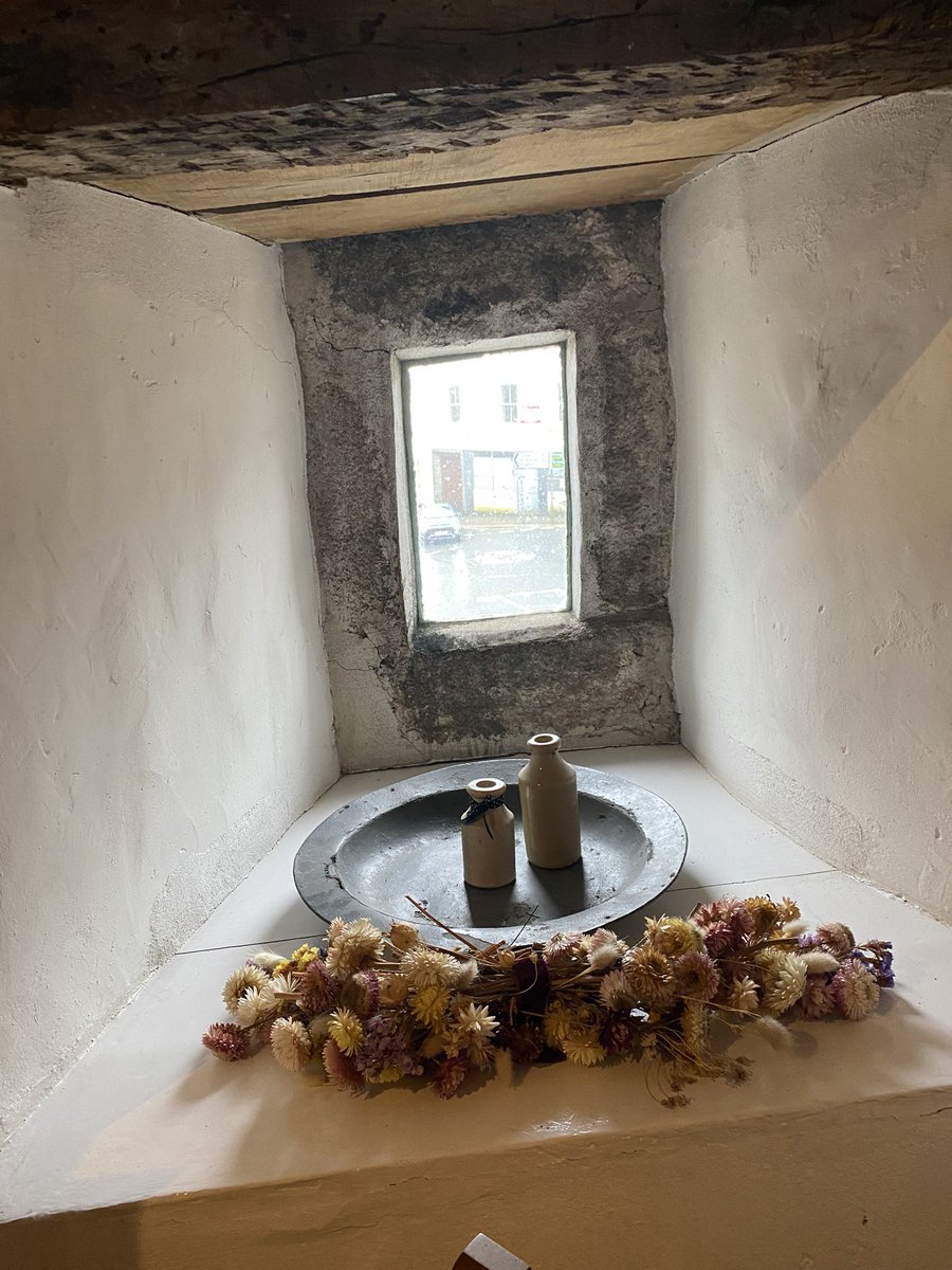 AlisonL43733634's tweet photo. Coffee &amp; Culture- what a lucky find! 😁 A warm , welcoming space with a difference #StuartHouse #Liskeard 
Fantastically priced home made soup &amp; coffee &amp; a warm radiator to dry off our coats whilst exploring this 500 yr old house &amp; life during the Civil War. 
Highly recommended👍 https://t.co/FlCjoWcghD