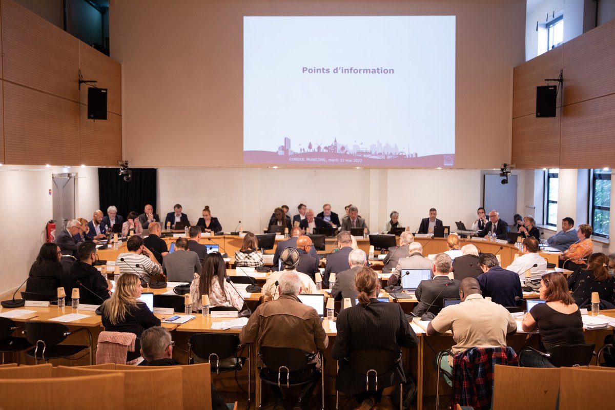 VilleArgenteuil's tweet photo. 🔴Conseil municipal en direct
Suivez le Conseil municipal et consultez l'ordre du jour : https://t.co/zpAVInuikV.
#Argenteuil #ConseilMunicipal #LeDirect https://t.co/KH6q0ZaOfD