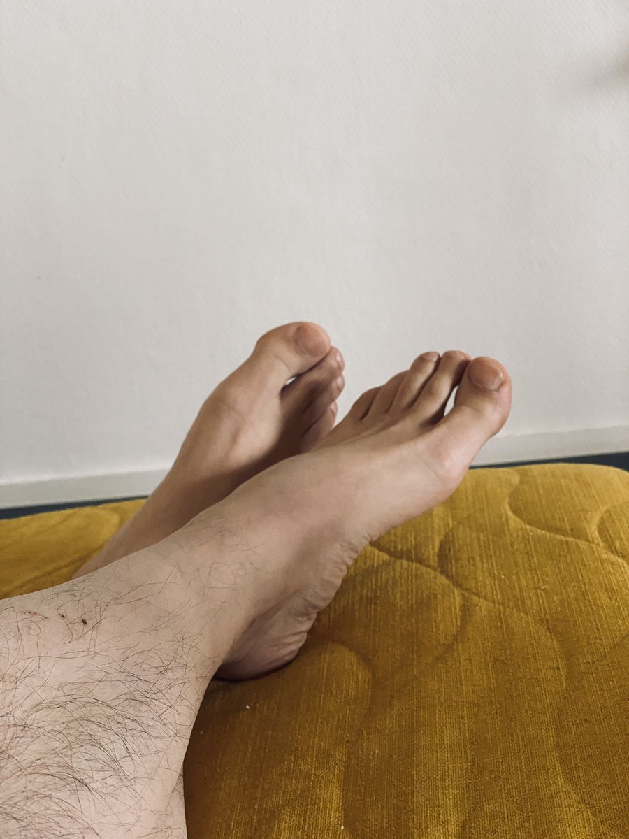 ChillFeetboy's tweet photo. #gay #feetfethish #feetpicsforsale https://t.co/CF6l4HySWH
