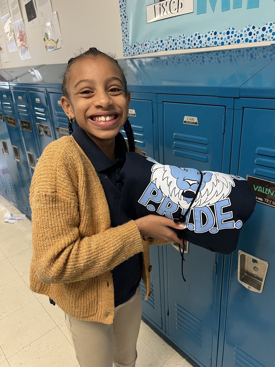 SevenOaksES's tweet photo. 🚨BREAKING NEWS🚨The SOES merch is here!!! We know…we know…it looks AMAZING! This was a limited release but let us know if you want us to do a second run! 🦁💙 #MeadeStrong #theSOESdifference https://t.co/Ae7joDKeXa