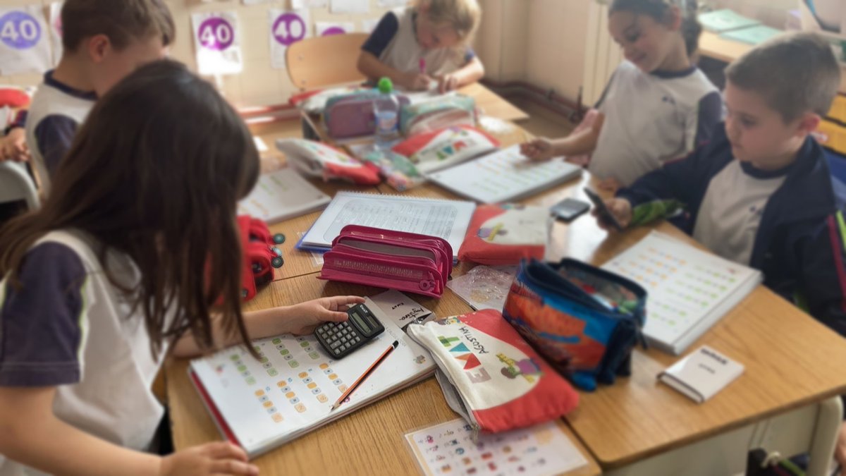 fecmips's tweet photo. Hoy en #primeroEP en su sesión de #emat han descubierto la CALCULADORA.
Sí, sí. Y lo bien que funciona para adelantar a la hora de hacer sumas y restas aunque, tranquilidad, que la han utilizado para corregir y acordarse de las teclas correctas.
@colegiosfec
@tekmaneducation https://t.co/zdRTHKgcZc