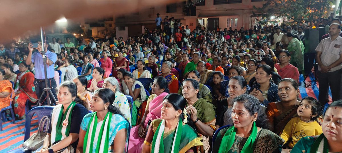 Rmanjunath_mla's tweet photo. ಶೆಟ್ಟಿಹಳ್ಳಿ ವಾರ್ಡ್ ಬಾಬಣ್ಣ ಬಡಾವಣೆಯ ಬೃಹತ್ ಜೆಡಿಎಸ್ ಸೇರ್ಪಡೆ ಕಾರ್ಯಕ್ರಮ.
ಇರುವುದು ಒಂದೇ ಪರಿಹಾರ ಪ್ರಾದೇಶಿಕ ಪಕ್ಷ ಜೆ.ಡಿ.ಎಸ್ ಗೆ ಅಧಿಕಾರ🇳🇬 #JanataDalSecular #joinedjds #dasarahalli #dasarahallijds #rmanjunathmla https://t.co/TUQrfvccmx