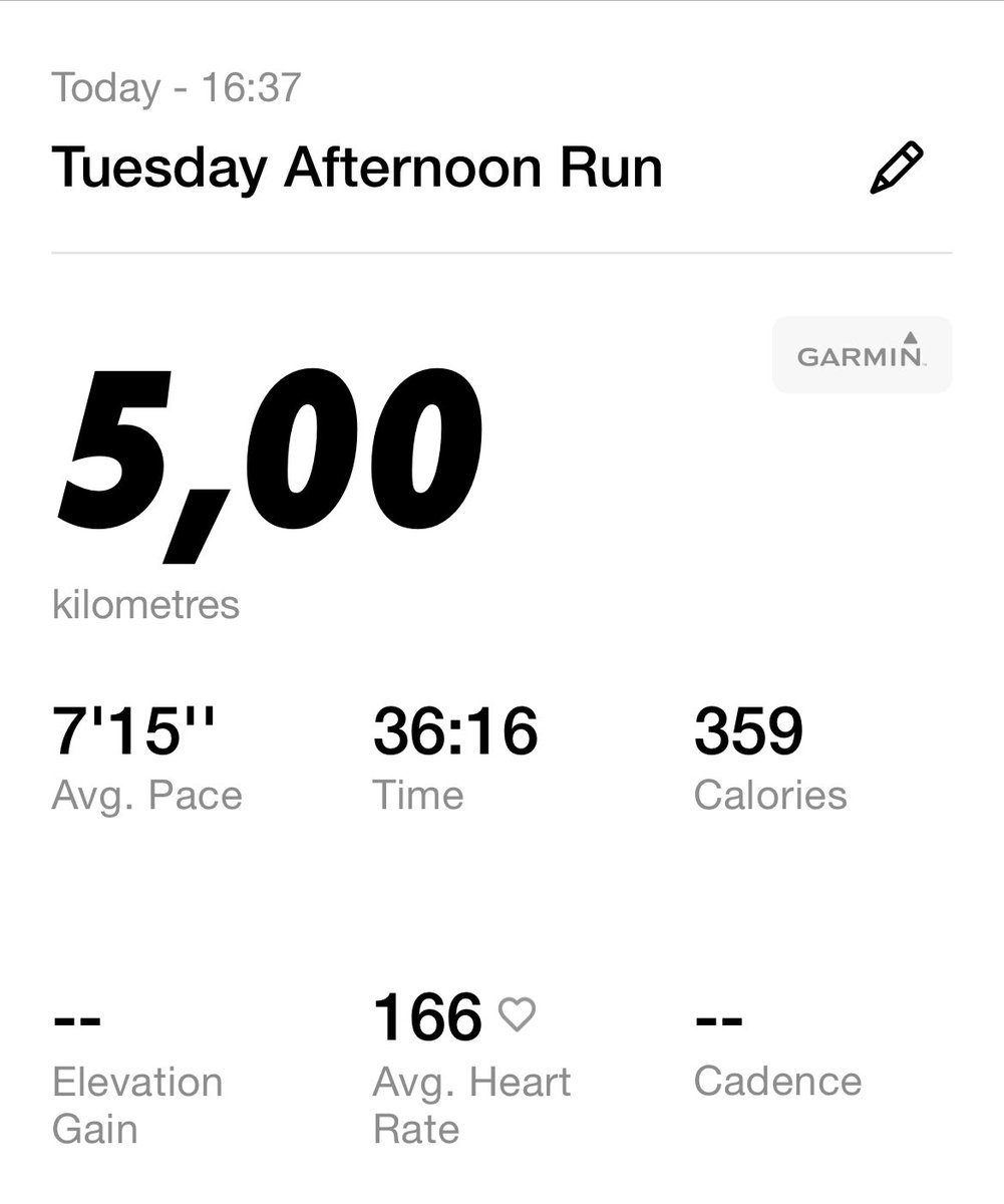 sixolisile_n's tweet photo. 2 of something to answer #TheStreetsAreCalling call

Also afternoon runs are a lot work🥵 how do you guys do it?

Let me see those receipts 🧾 

#IChoose2BActive 
#FitnessMotivation 
#ExerciseItsYourRight https://t.co/OY7x7JGrBa