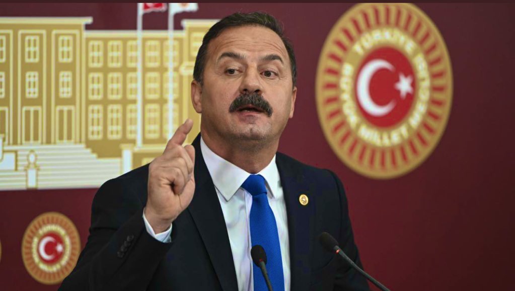 Yavuz Ağıralioğlu, İYİ Parti'den istifa edeceğini açıkladı. 

Milliyetçilerin yeri iyi parti değildir, helal olsun👏🏼