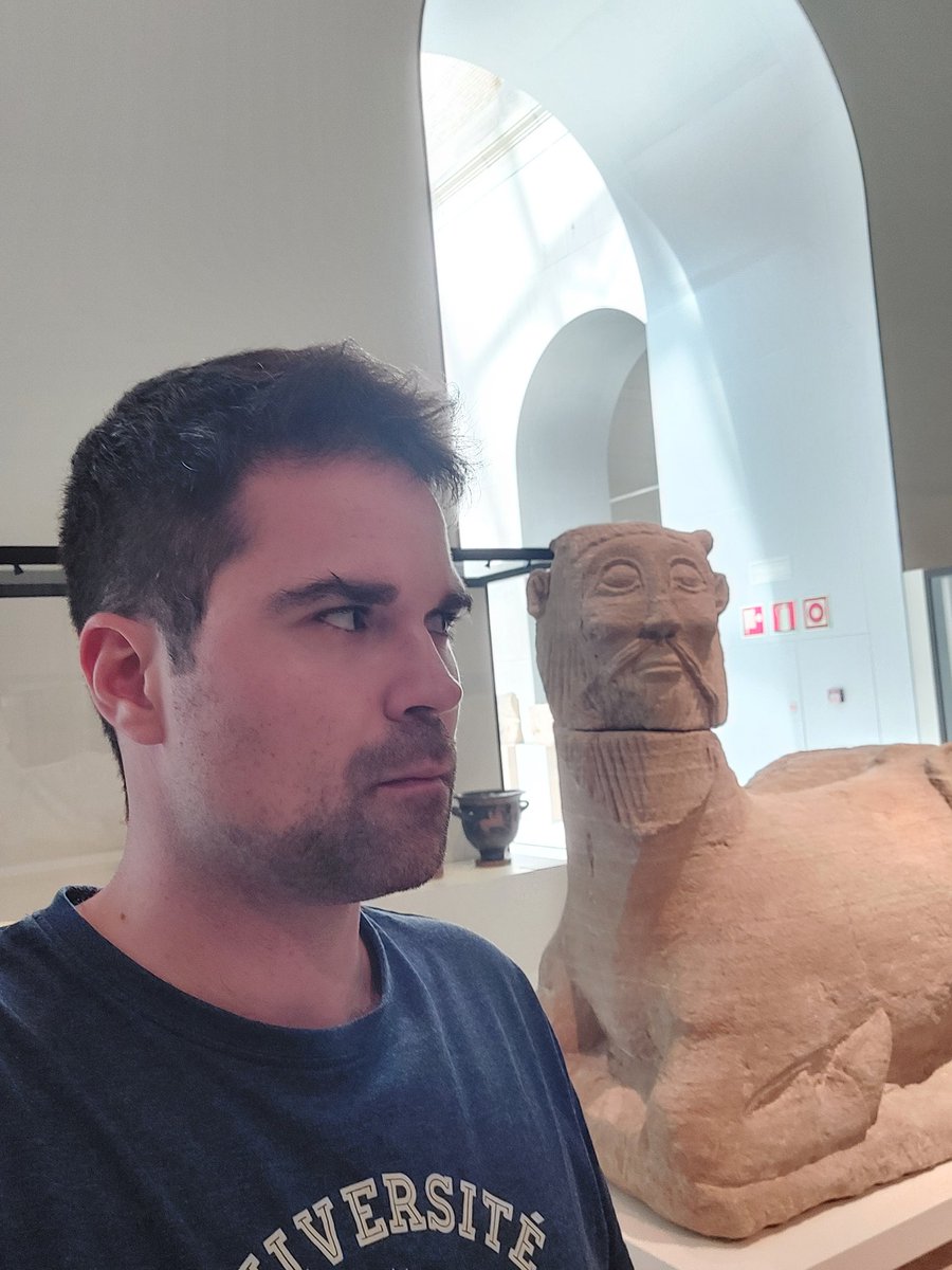 josruiflo's tweet photo. Y por supuesto no he podido resistirme a ver a la reina del MAN, la Bicha de Balazote #BichaPosting https://t.co/Kma8Xy3uhR