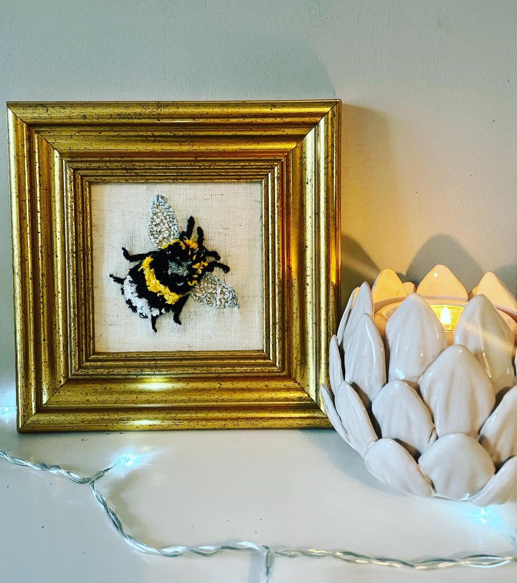 lmclea2's tweet photo. I found a little frame in Scrap Creative Reuse Art Project in Leeds, and it was perfect for a buzzy bee I wanted to make. I used an adjustable punch needle with embroidery thread on linen. What a buzz 😂#punchneedle #handcrafted #craft #embroiderythread #linen #bee #insect #hobby https://t.co/XRGAQTgHBm