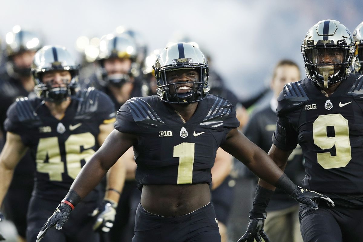 #AGTG Blessed to receive an offer from Purdue University! #boilerup @CoachConard @Coach_GHarrell @CoachDoege @GerikTerry @CoachSnell @4L_CAdair