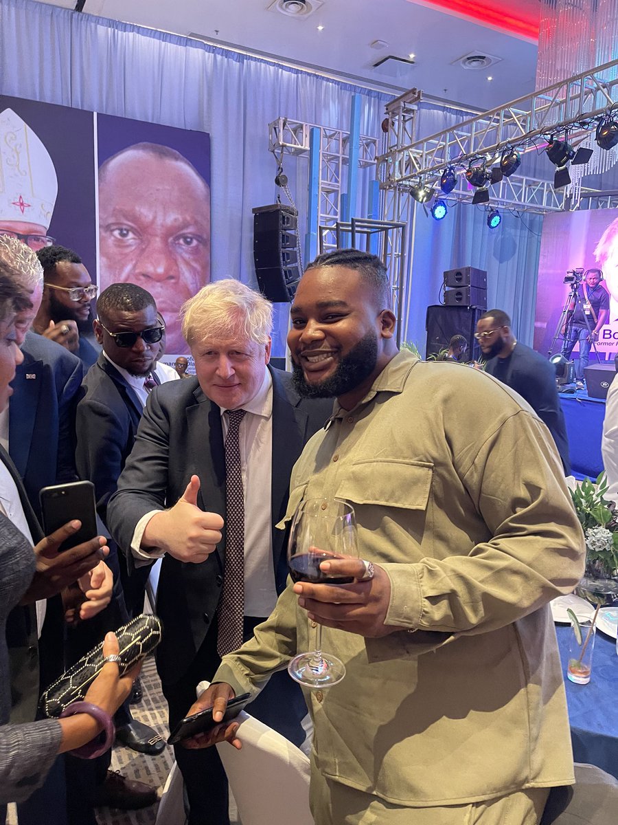 Spent yesterday evening with the former British prime minister , there he discussed plans for a better Nigeria 🇳🇬