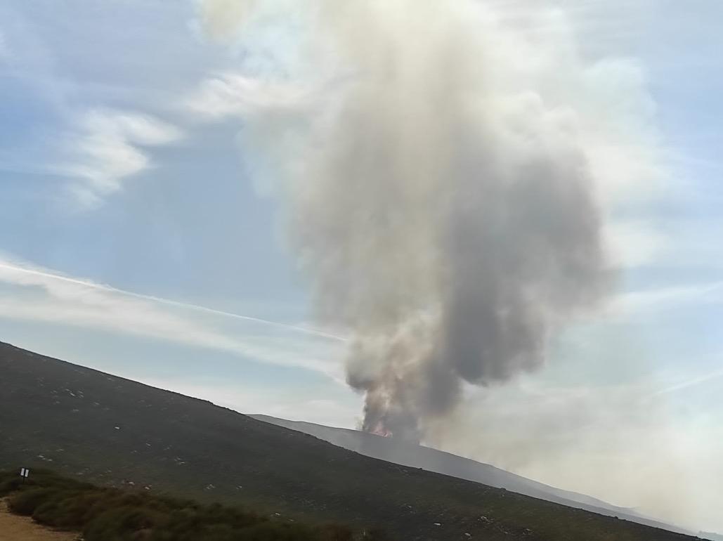 #IFCandelario
La MITAD de los camiones de <a href="/naturalezacyl/">Naturaleza Castilla y León</a> <a href="/jcyl/">Junta de Castilla y León</a> NO TIENEN PERSONAL
NO HAY MEDIOS aéreos (ni un solo🚁)en toda la provincia de #Salamanca 
#CyL DEPENDE casi en su totalidad de <a href="/mitecogob/">Transición Ecológica y Reto Demográfico</a> <a href="/AT_Brif/">ATBRIF</a> para apagar #IIFF en esta época, aunque al señor <a href="/alferma1/">Alfonso F. Mañueco</a> no le guste
