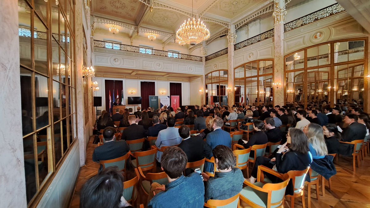 IrlEmbCroatia's tweet photo. U organizaciji @MVEP, Kraljevine Danske i Irskog veleposlanstva se održava konferencija pod nazivom ,,Transformacijska snaga članstva u Europskoj uniji: hrvatsko, irsko i dansko iskustvo''. 🇭🇷🇮🇪🇩🇰🇪🇺 #EU50 #EU10 https://t.co/vlQnnT3veR