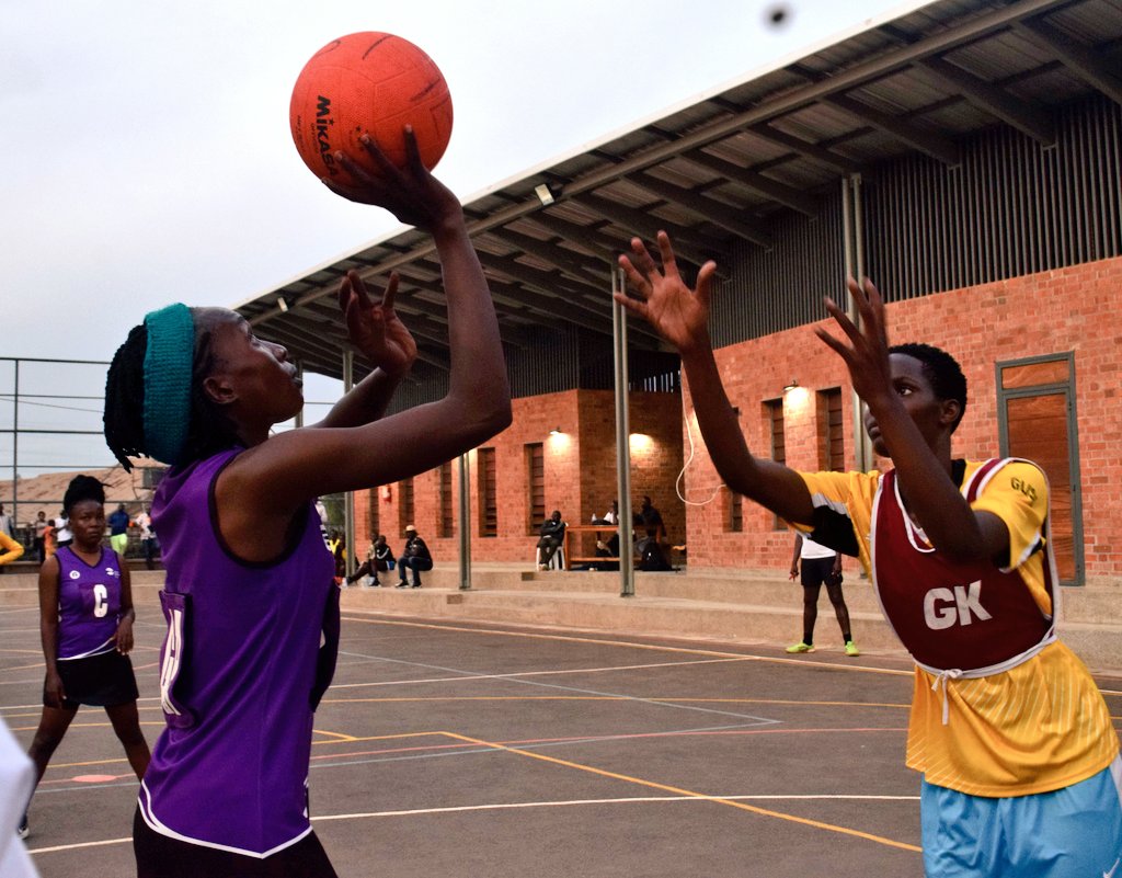 NetballUpdates1's tweet image. #Division2 #TuesdayAction 
#MatchFive
HT'
Dynamites vs Bugema University    
Q1: 15-12
Q2: 31-20

#UNL | #Shecranes256 | #UNF256 
@kayiirajackson @VBugerere @shecranes256 @NBSportUg