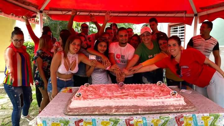 <a href="/aylinalvarezG/">Aylín Alvarez García</a> <a href="/OPJMCuba/">OPJM Cuba</a> <a href="/UJCdeCuba/">UJC de Cuba</a> <a href="/AsambleaCuba/">Asamblea Nacional Cuba</a> <a href="/DiazCanelB/">Miguel Díaz-Canel Bermúdez</a> <a href="/DrRobertoMOjeda/">Dr. Roberto Morales Ojeda</a> <a href="/CesjCuba/">CesjCuba</a> <a href="/RPolancoF/">Rogelio Polanco Fuentes</a> <a href="/PresidenciaCuba/">Presidencia Cuba 🇨🇺</a> <a href="/JuventudRebelde/">JuventudRebelde</a> <a href="/PartidoPCC/">Partido Comunista de Cuba</a> Esperaremos con algarabía con la  fuerza  que nos caracteriza #SomosCuba #MejorEsPosible.