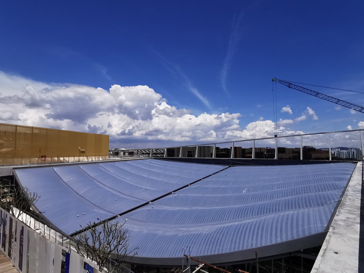 vectorfoiltec's tweet photo. The new campus of Surbana Jurong includes three courtyards, covered with 3,050 m² of Texlon® ETFE, which converts them into comfortable and climate-controlled spaces.

Learn more about ETFE here: https://t.co/O4Nd5hc4uG

#VectorFoiltec #Texlon #ETFE #sustainablearchitecture https://t.co/pF48B6440f