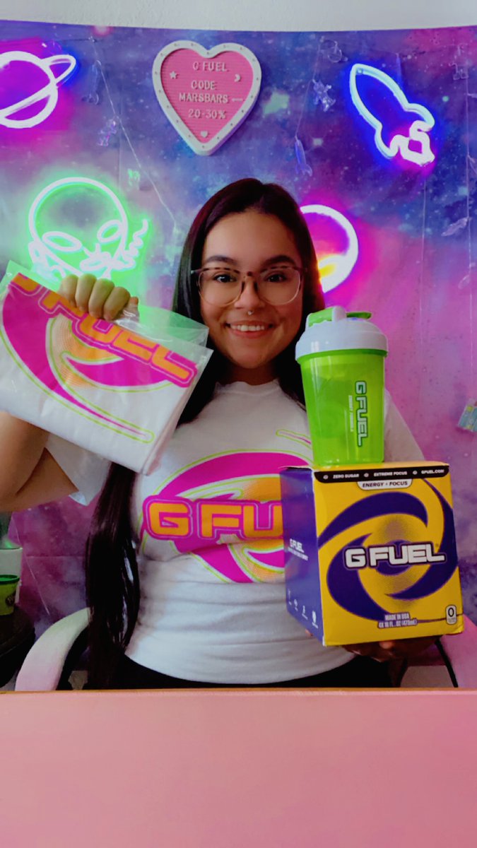marscandybars_'s tweet photo. 👽 Martian Giveaway 👽

✨ Rainbow Sherbert #GFUEL unisex Tee (L)
✨ Green Slime shaker cup
✨ 4 pack of #GFUEL cans of your choice  (What's offered on the site)

Follow -> @marscandybars_ &amp; @GFuelEnergy 
Like 👍
RT ♻️
Tag a friend 👫

Ends 4/1 🎉
Much love ❤ https://t.co/0TGQ7mk826
