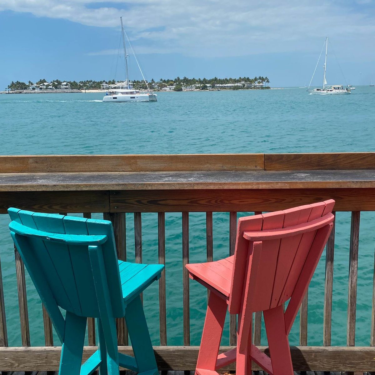 Lunch on the pier > lunch at your desk. #sunsetpier #keywest #lunchgoals @sunsetpier

More: PartyinKeyWest.com/wp/
Follow us: @PartyInKeyWest
Hashtag us: #PartyInKeyWest