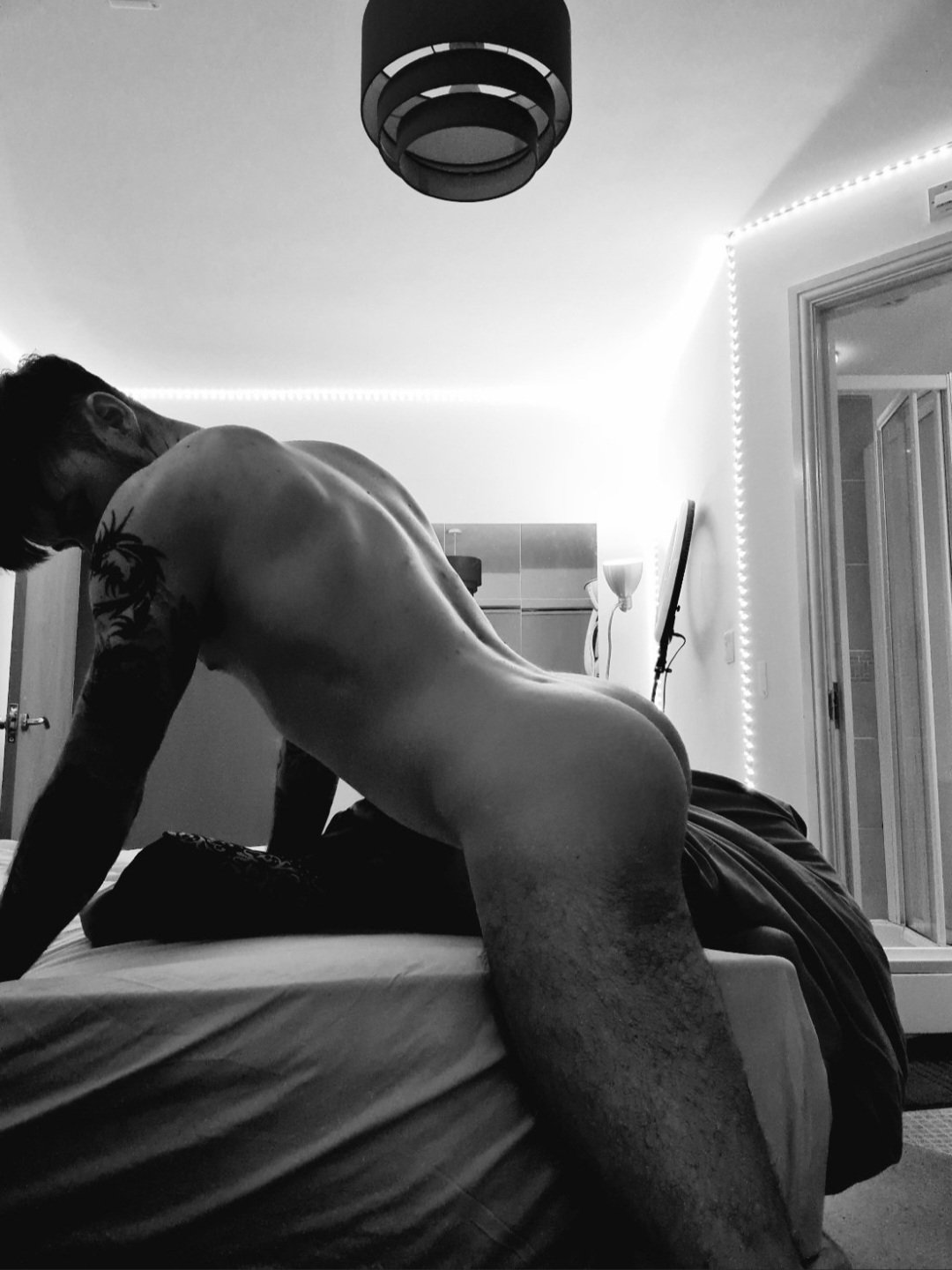 one more 🍑pic for humpday https://t.co/kB7gAmqhuC