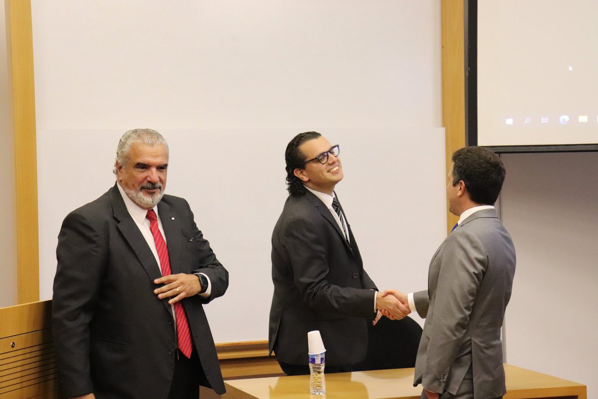 AustralDerecho's tweet photo. ¡Felicitaciones Santiago Luis Sfeir! 1er #GraduadoAustral de la Maestría en Derecho del Trabajo y Relaciones Laborales. (MDTyRL) 

Conocé más sobre su defensa 👉🏽https://t.co/Yh73fb38Lj

#ExperienciasAustral https://t.co/V5hMiA6MSE