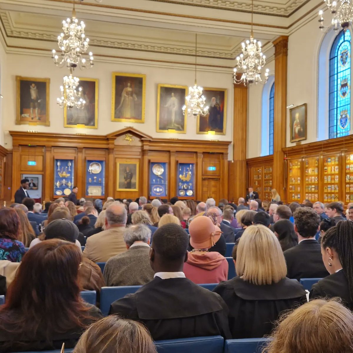 kofo_david's tweet photo. Honoured to have been called to the bar at Inner Temple @TheInnerTemple with 51 others on Thursday as a #barrister in England and Wales (unreg)
 After 2 Masters in Law(1 distintion 1 merit) 2 drops...we got there in the end. Thanks to everyone who made it happen @InnertempleRES https://t.co/8oHDR2Iuyi