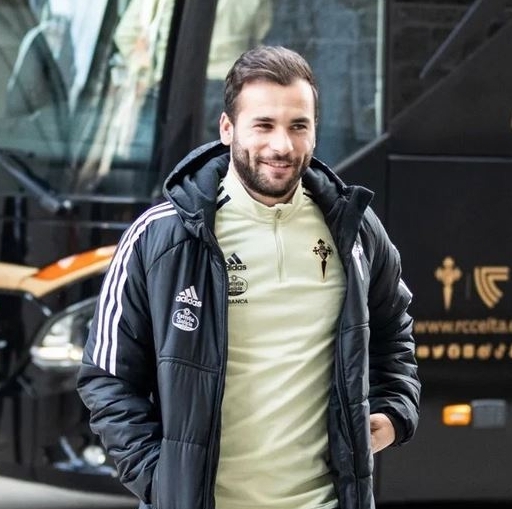 Adrián Rodríguez (<a href="/AdrianR_09/">Adrian Rodriguez Vaz</a>), de canterano del Celta a nutricionista del filial: lavoz.gal/6jhsb1 Además, sigue jugando en el <a href="/CDChoco/">Club Deportivo Choco</a>. Fotos: Óscar Vázquez (La Voz), RC Celta.