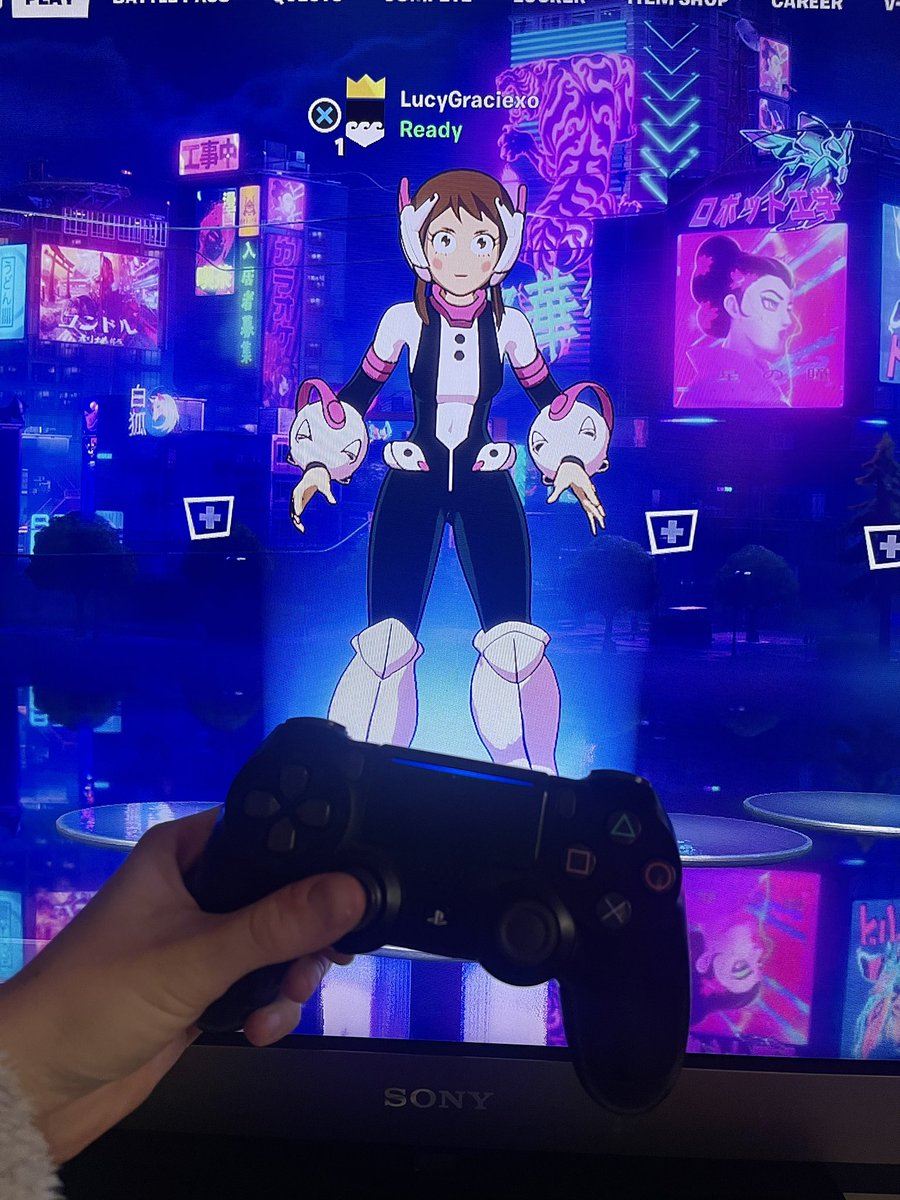 Who wants to join me on Fortnite?💕🎮
#gamergirl #Vtuber