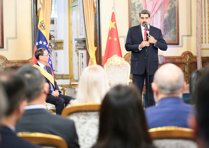 mippci_ven's tweet photo. #NotiMippCI 📰🗞| Alianza China – Venezuela es ejemplo para el mundo. Lea más ⏩ https://t.co/nDYaNogm2m
#DuroContraLaCorrupción https://t.co/lFiFwkCnkj