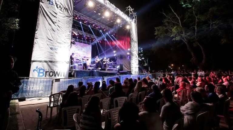 laurbedigital's tweet photo. EN EL 150° ANIVERSARIO DE #ALTEBROWN, VUELVE EL FESTICALA A #MINISTRORIVADAVIA
El Municipio de #AlmiranteBrown anunció que llevará adelante este viernes 31 de marzo, sabado 1° y domingo 2 de abril una nueva edición del tradicional #Festicala en... https://t.co/LzvWK4EJJG https://t.co/P5fJEAjSKb
