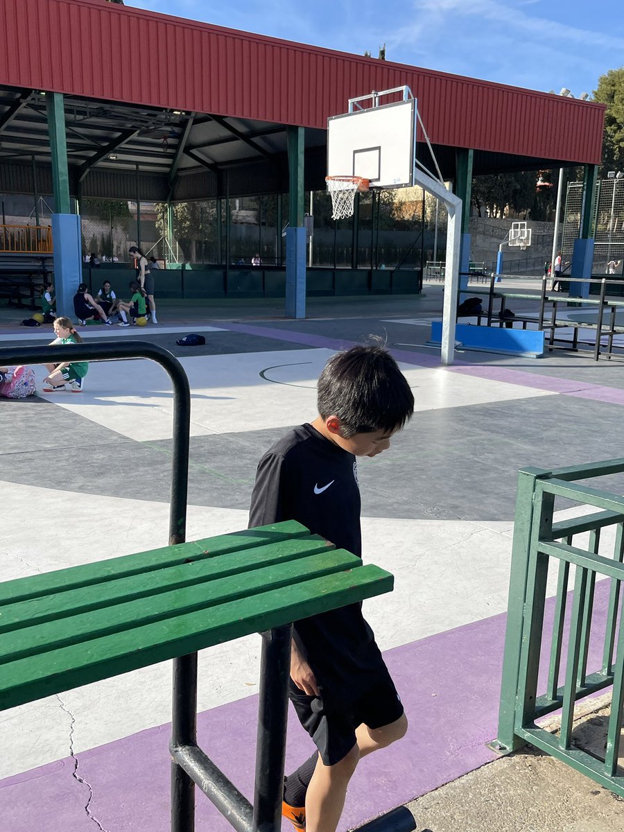 OSO_SFL's tweet photo. スペイン遠征2023🇪🇸
チームトレーニングの合流前。
緊張しています。
さぁ、緊張から集中へ。
#OSOSFL
#SustainableFootballLife
#BarcelonaFootballStage
#CreativeFootball
#Gusgol
#FClegal
#casablanca
#スペイン
#サラゴサ
#フットボール
#サッカー https://t.co/94G3m6FXa8