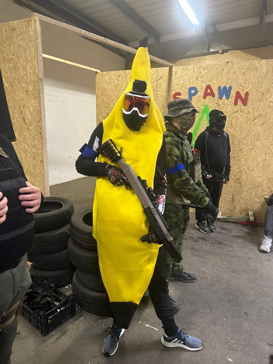 Snopke_'s tweet photo. Banana time 🍌 https://t.co/zSJgfS234o