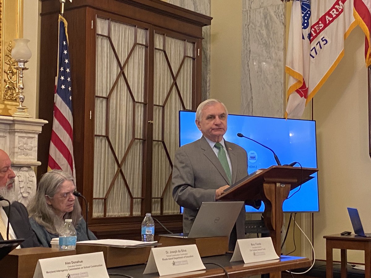 Great to be on the hill today for a briefing with ⁦@SenJackReed⁩ on the importance of school facilities improvements for learning, including #enviroed! ⁦@TheNAAEE⁩ ⁦@RIEEAConnects⁩