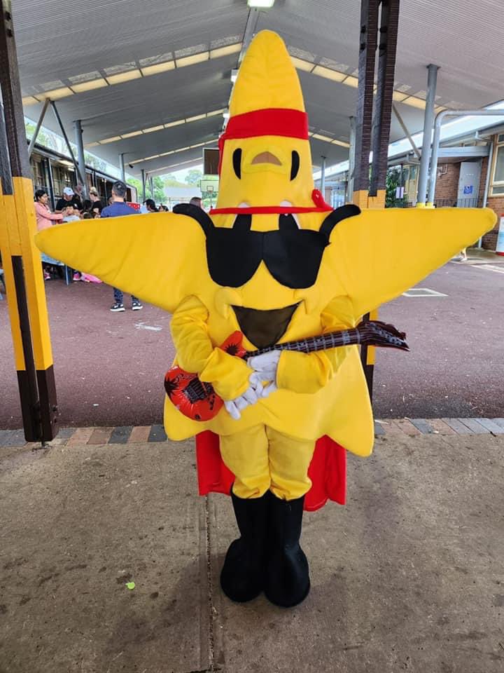 itsF1SKY's tweet image. ⭐️OUR STUDENT SUCCESS SUMMIT WAS A HUGE SUCCESS⭐️
Parent Teacher Interviews +Goal Setting +Sausage Sizzles +Drinks +Games +Easter Egg Hunts +Face Painting +Coffee Van +Ice cream van =RECORD TURN OUT &amp;amp; COMMUNITY EVENT!❤️ An #engagedcommunity focused on our #instructionalcore @hgse