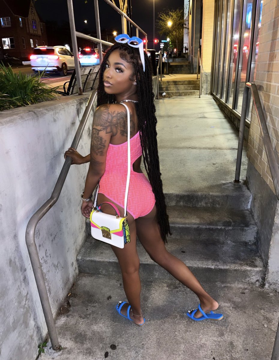 adoree___j's tweet photo. Like damn she in ha MOOD 💕🅿️ https://t.co/A2VIRV3ilm