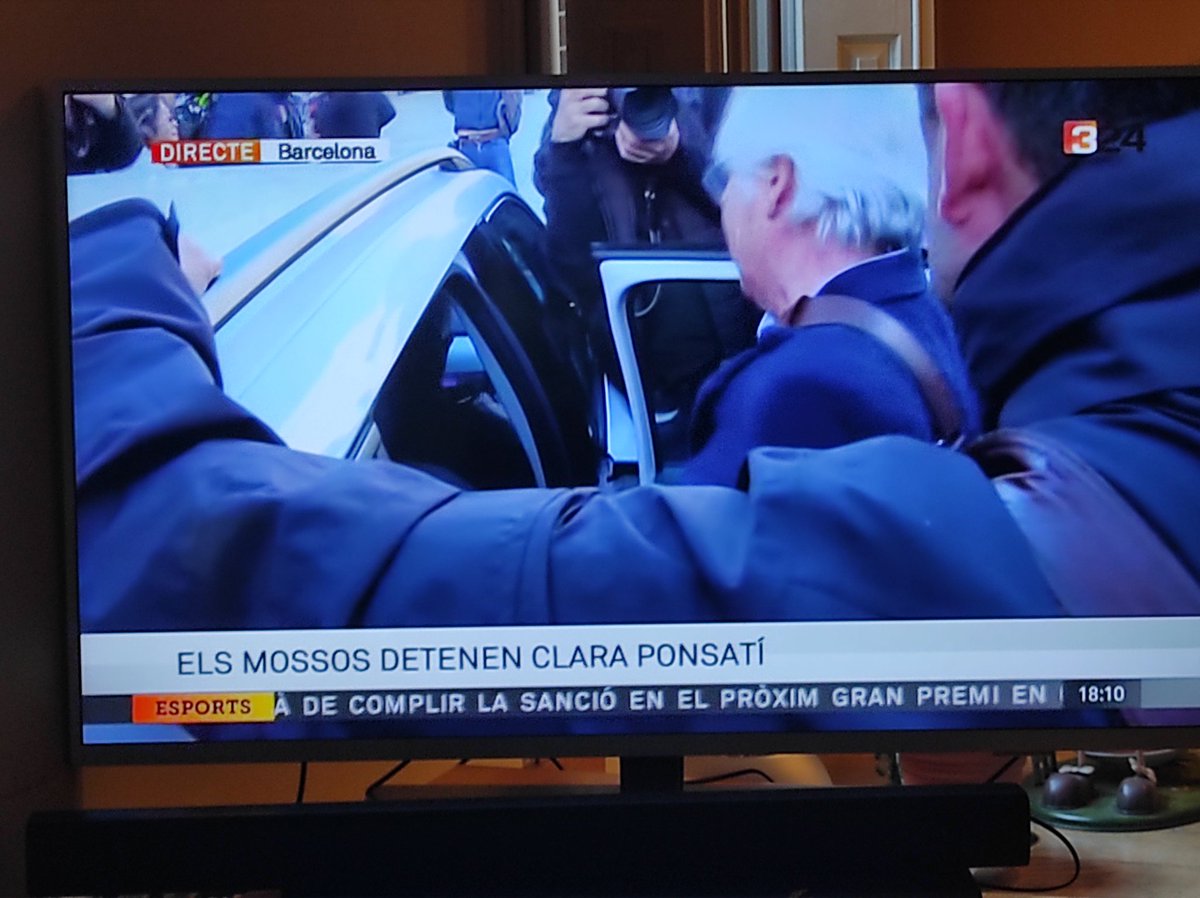 UnSrdeBarcelona's tweet image. Dear @EP_President @Europarl_EN ,

a European MP, Ms @ClaraPonsati, has just been detained in Barcelona despite having parliamentary inmunity.

What's your position on this?

[Please RT to support]